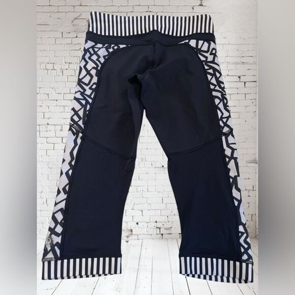 Lululemon Beetle Seawheeze Cropped Leggings Rare Size 4 - Picture 2 of 7